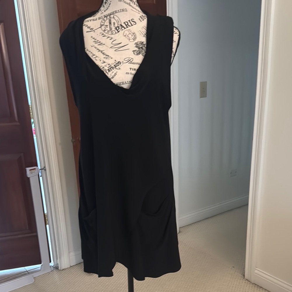 Joseph Ribkoff Black Sleeveless V-Neck Sheath Top